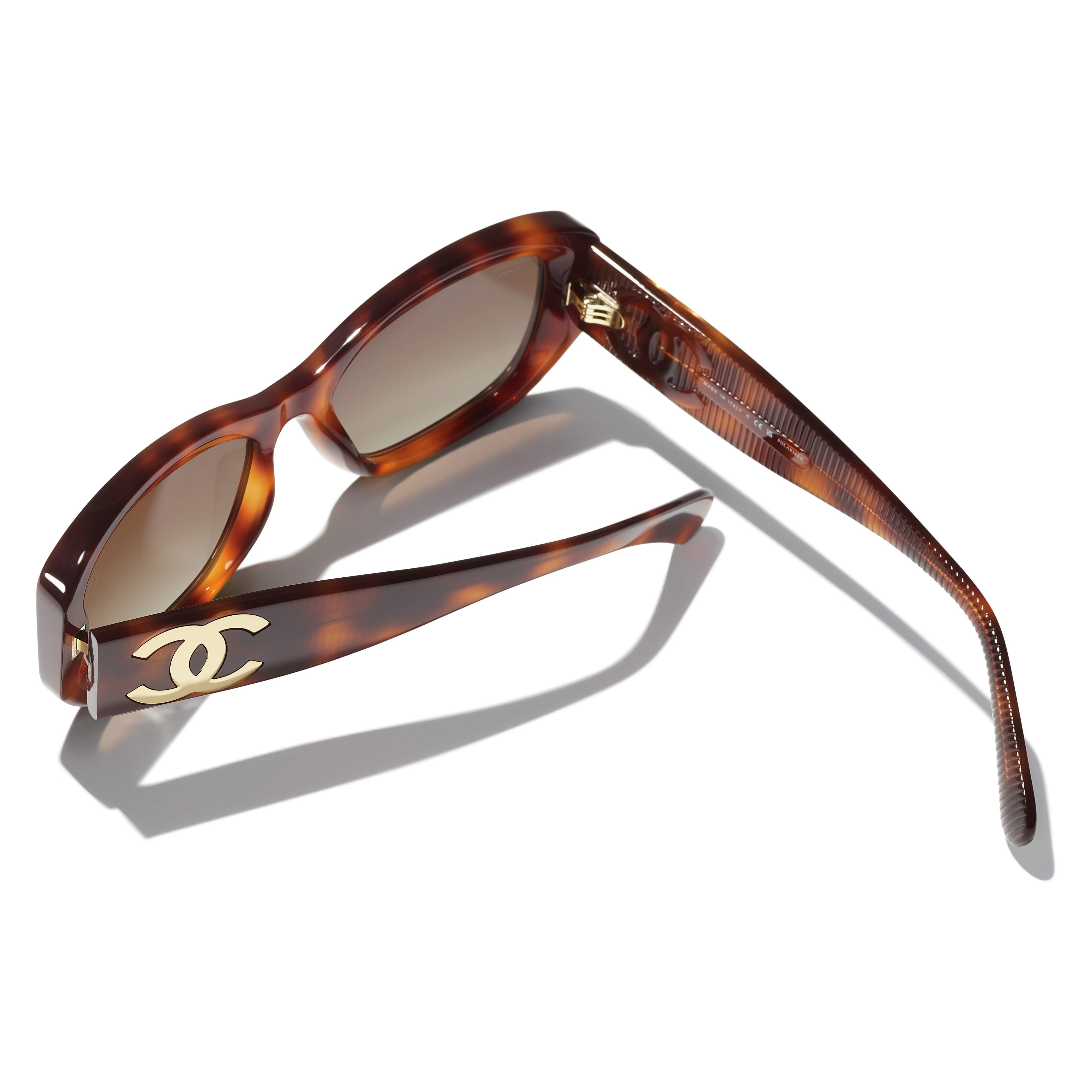 Tortoise color Chanel sunglasses CHANEL Vintage 91235 brown tortoise resin gold CC logo cat  main image 2