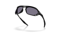 Oakley Cage jacket OO9537 01 61-19 Schwarz