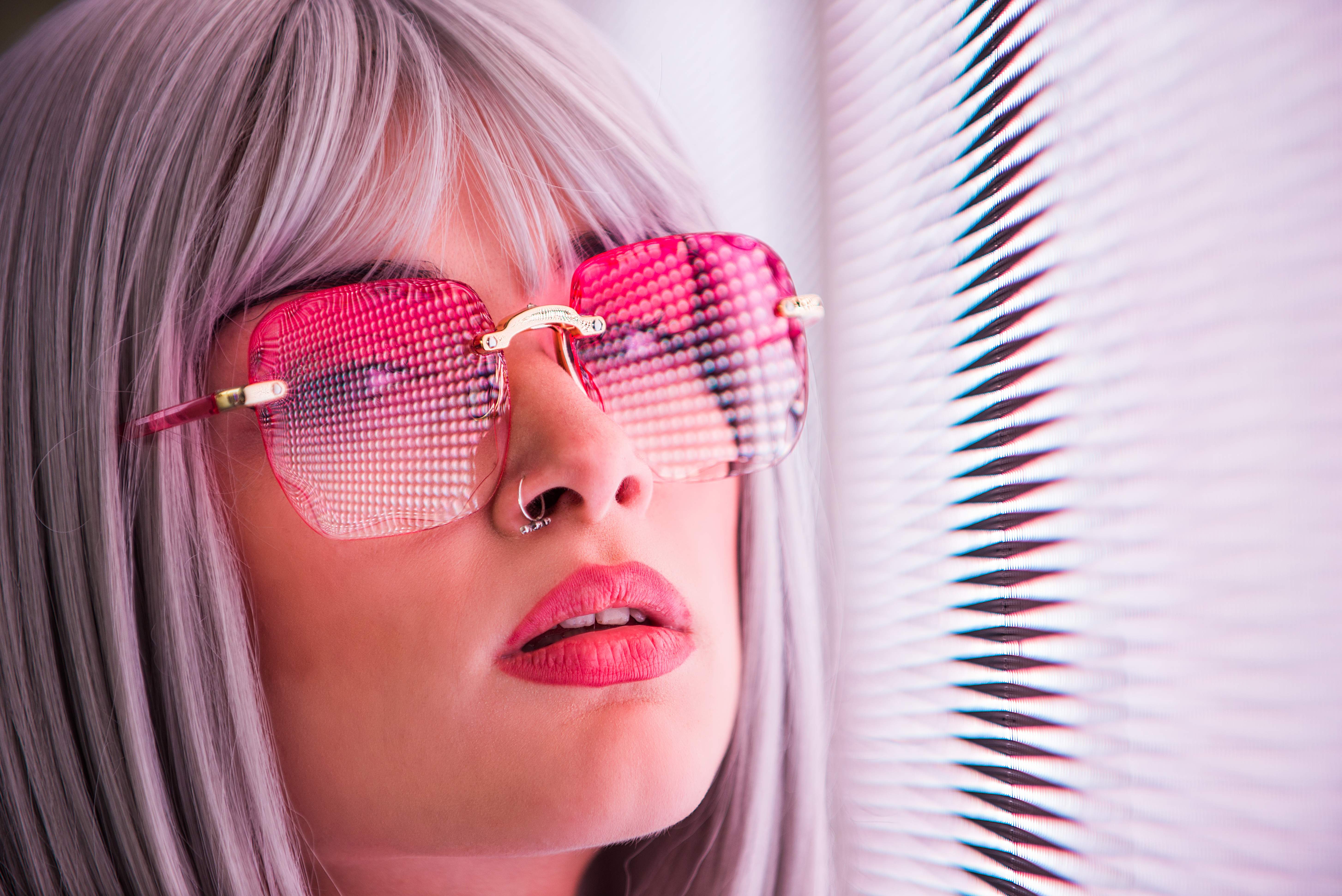 @The Art of Minimalism: Rimless Glasses, Design and Lightness