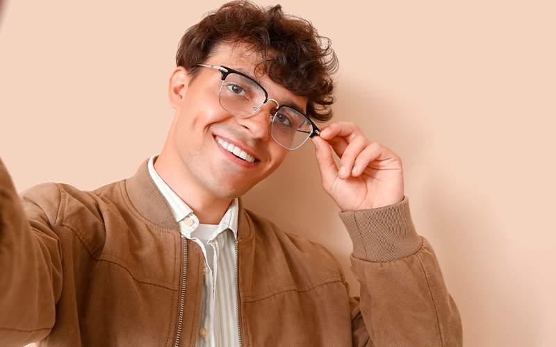 Lunettes minimalistes pour homme : style sobre, confort assuré